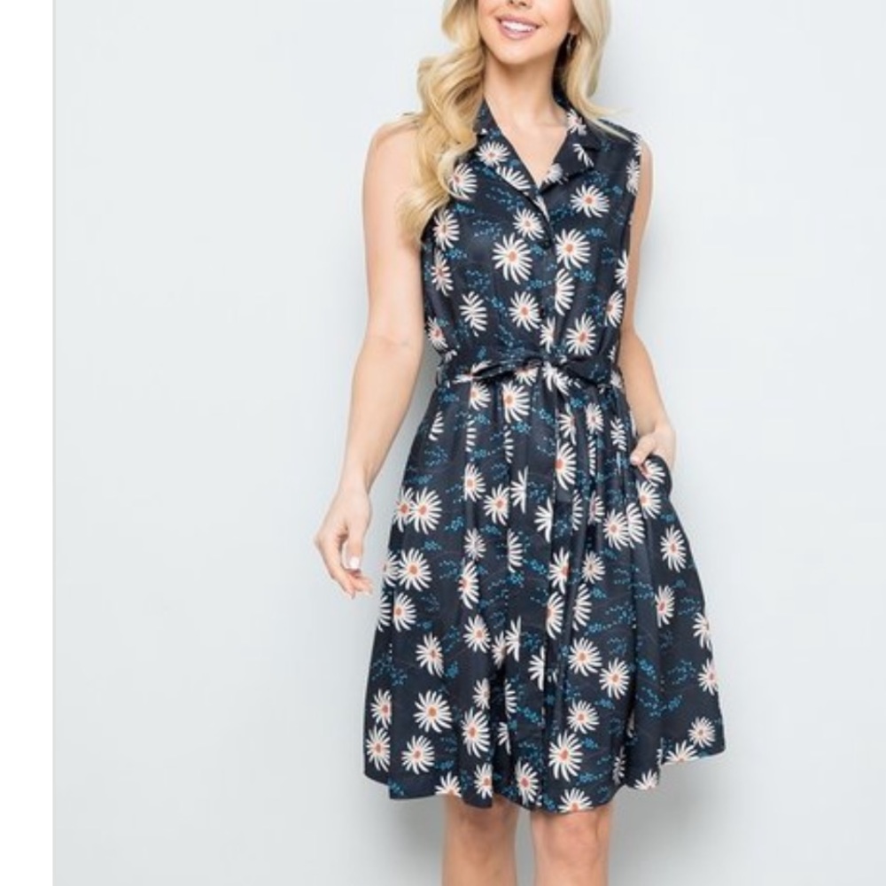 Daisy Print Dress - Picture 2 of 4